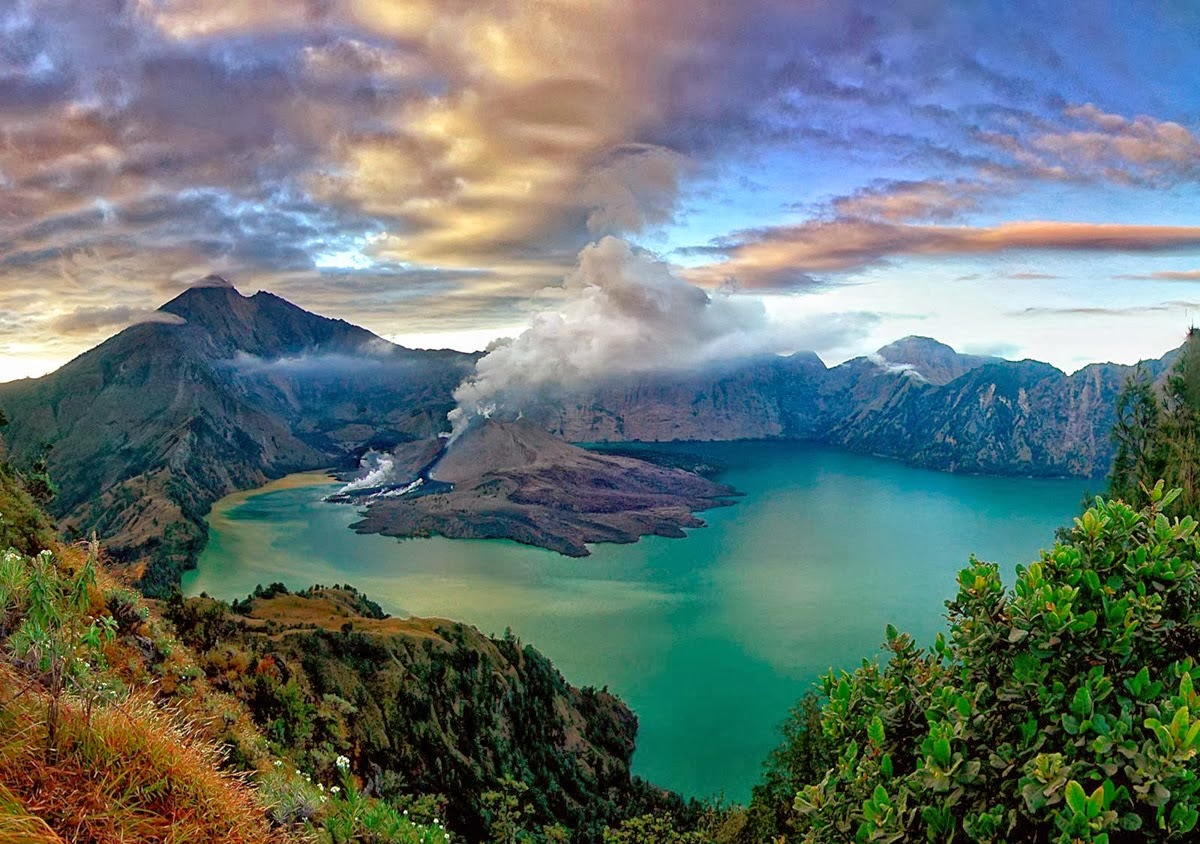 555e6d120423bd96358b4567 5 Puncak Gunung Terindah di Indonesia, Jadi Rindu Mendaki!