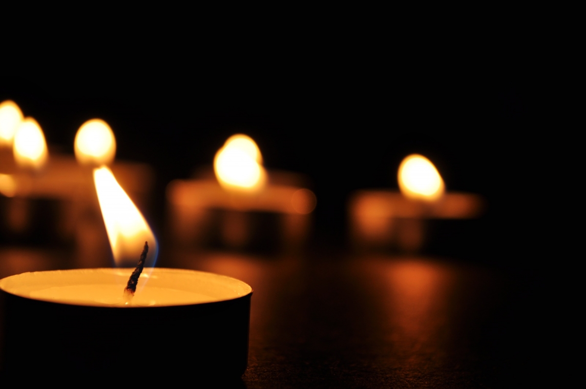 Aku Menyala Bagai Lilin - seruni.id