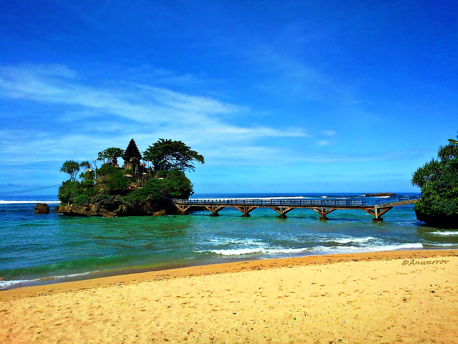 Ada Pujapuji Di Pantai Balekambang Halaman All Kompasianacom