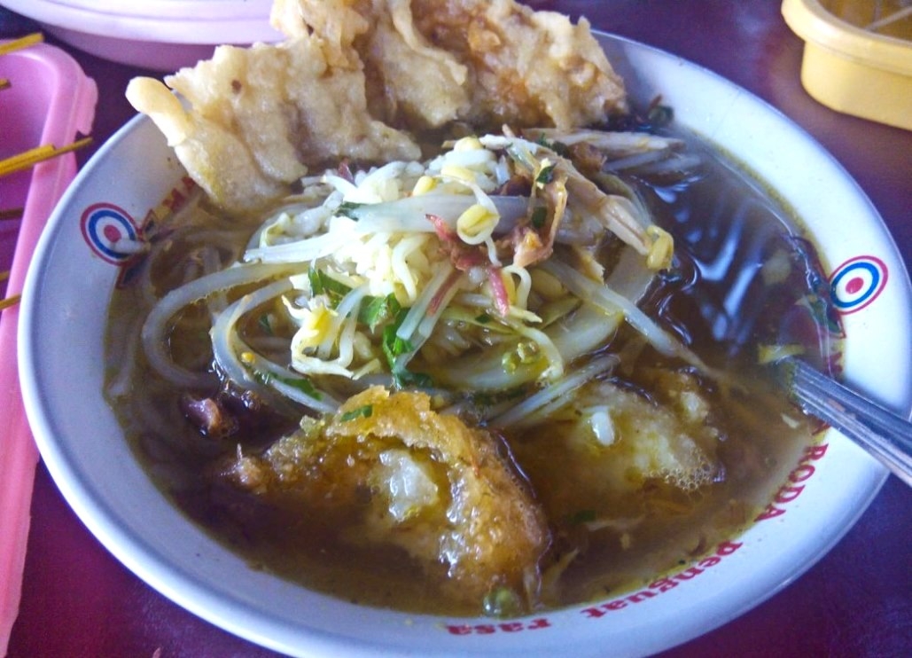 Sarapan Mantap Soto Lenthok Pak Gareng di Depan Stasiun   Sarapan Mantap Soto Lenthok Pak Gareng di Depan Stasiun