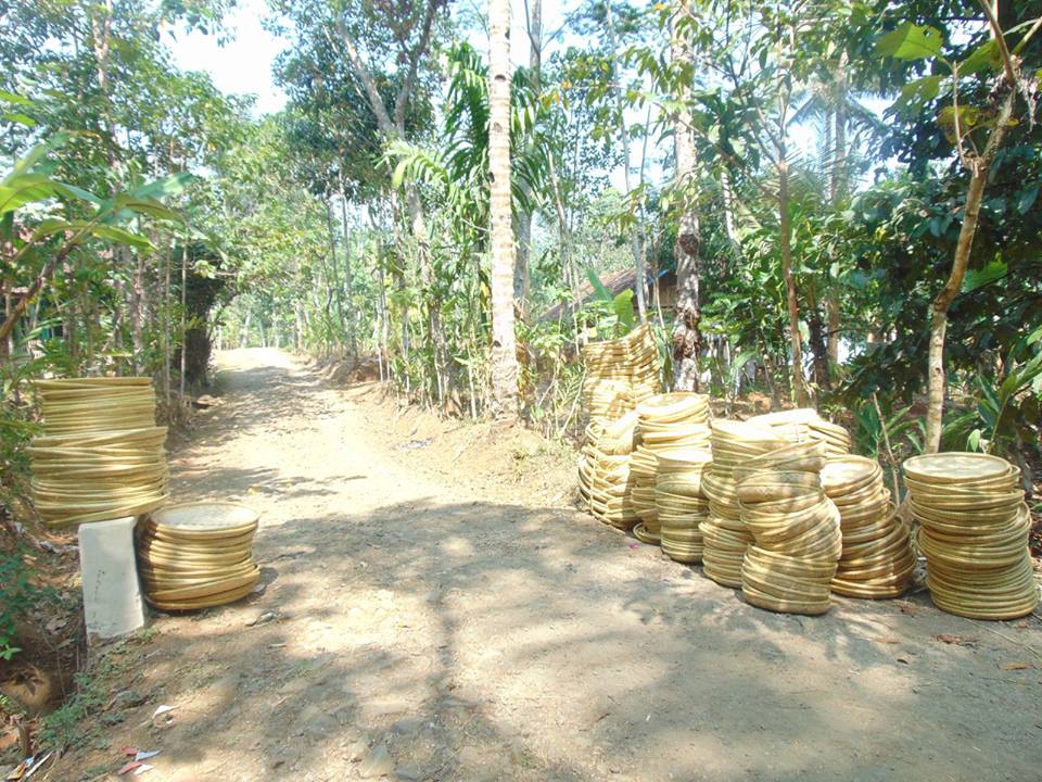 Warga Salawu Penghasil Anyaman Nyiru Terbanyak Se Asia Warga Salawu Penghasil Anyaman Nyiru Terbanyak Se Asia