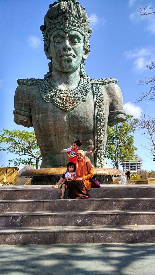 Gambar Garuda Wisnu Kencana – Sinau