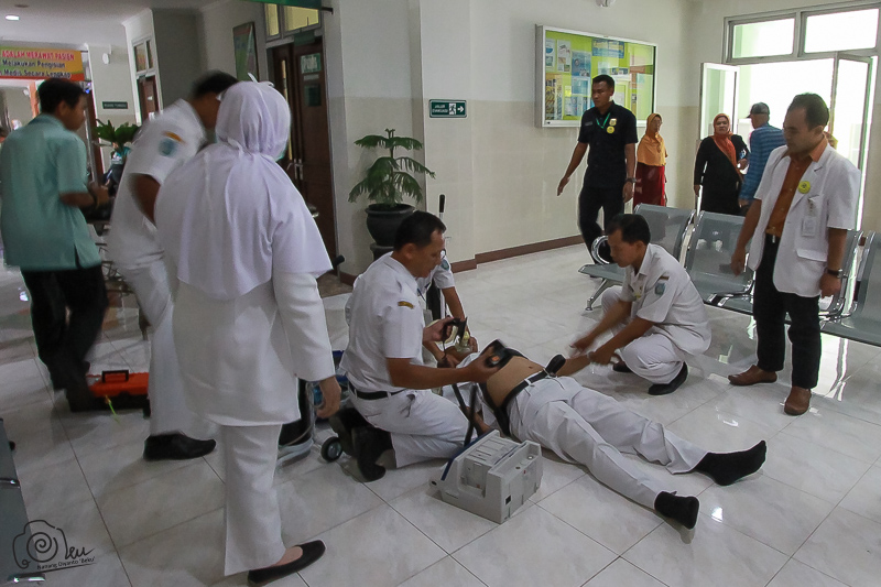 Code Blue Isyarat Terjadi Serangan Jantung di Rumah sakit Code Blue Isyarat Terjadi Serangan Jantung di Rumah sakit