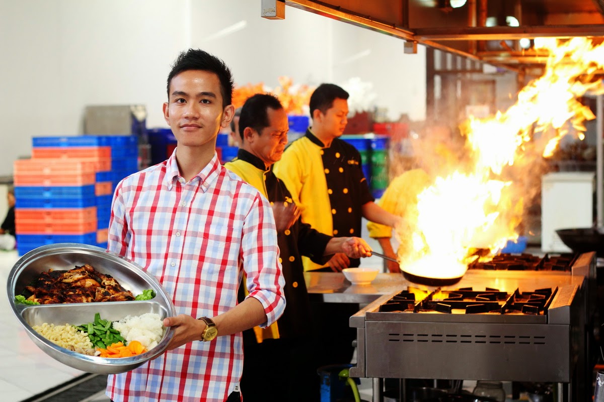 Hasil gambar untuk Gibran Rakabuming dan martabak dan kateringnya