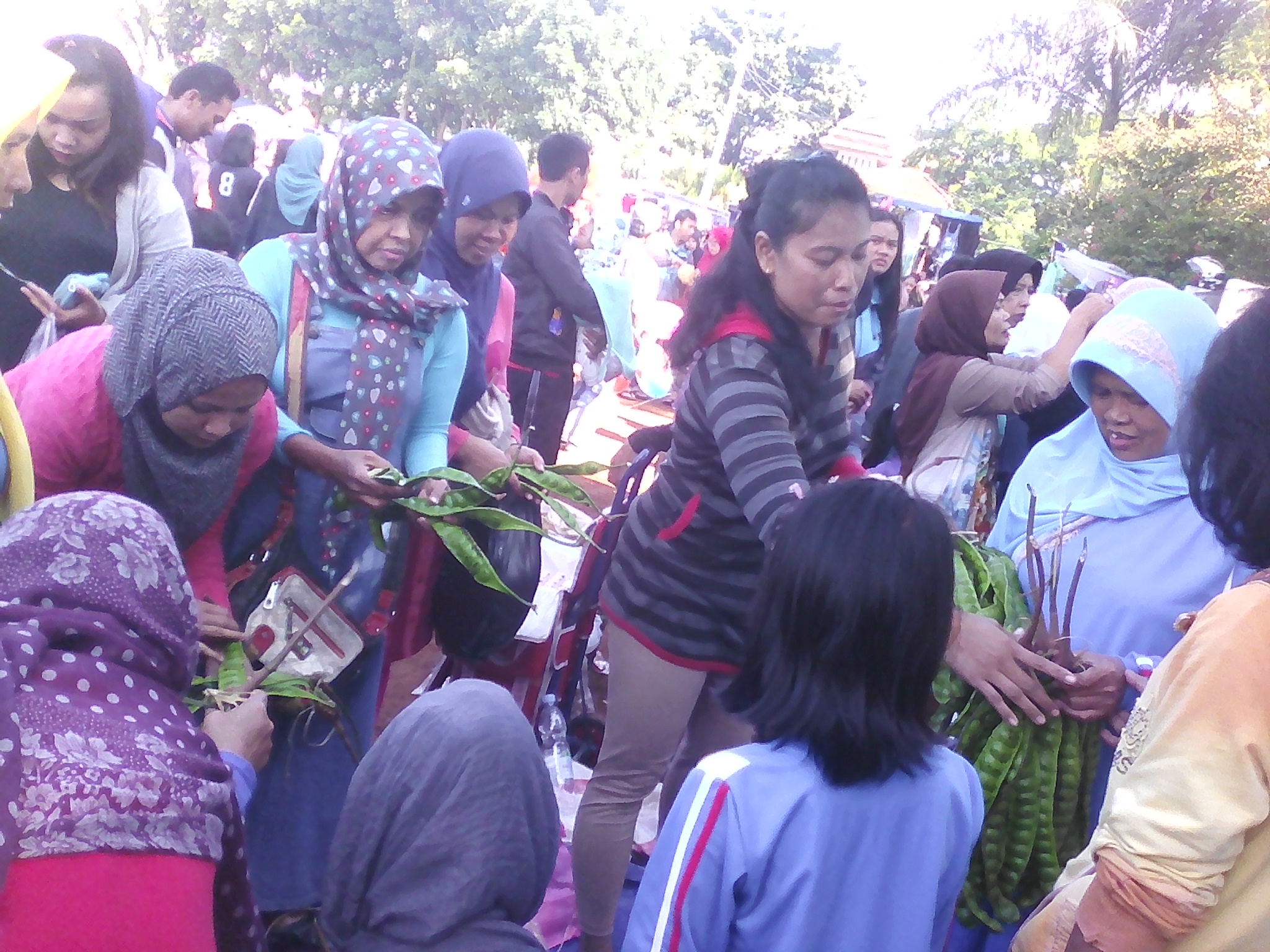 Berburu Rezeki Di Pasar Rakyat Kerkop Garut Oleh Alimudin Garbiz
