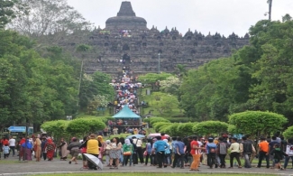 Menata Kawasan Candi Borobudur Menuju Destinasi Prioritas Menata Kawasan Candi Borobudur Menuju Destinasi Prioritas