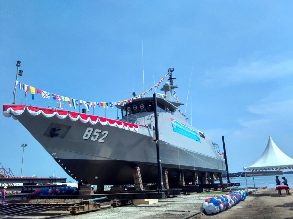 Tentara Nasional Indonesia Angkatan Laut (TNI-AL) meluncurkan Kapal Patroli...