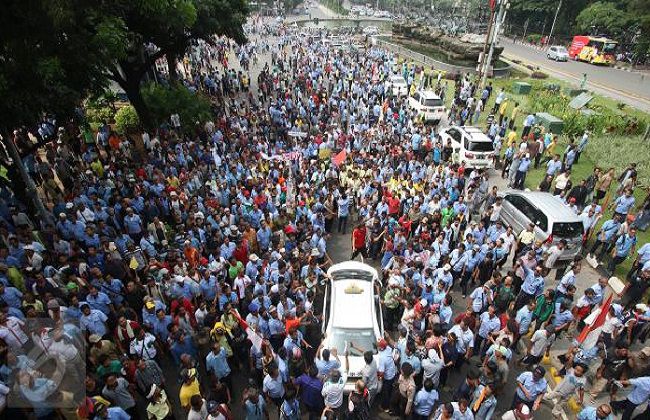 kejadian mengerikan hari ini Dibalik Rangkaian Kejadian Demo Taksi Hari Ini Siapakah kejadian mengerikan hari ini Dibalik Rangkaian Kejadian Demo Taksi Hari Ini Siapakah