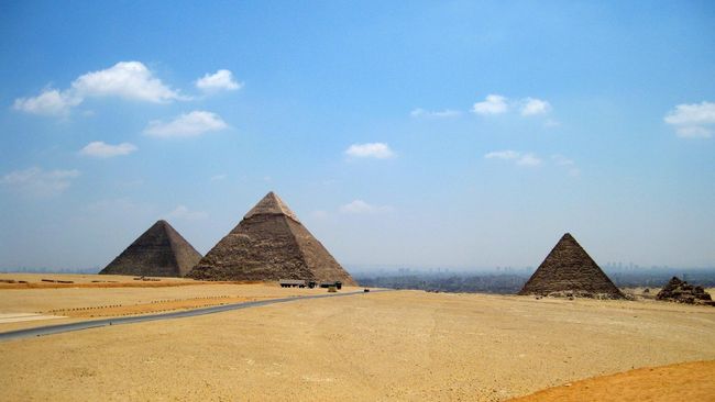Piramid Giza: Tips dan Trik Liburan Murah, Misteri ...