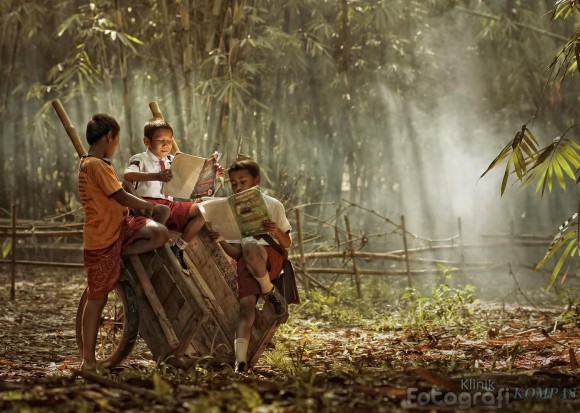 Puisi Kutenteng Sepatuku Pulang oleh Sahyul Padarie Puisi Kutenteng Sepatuku Pulang oleh Sahyul Padarie