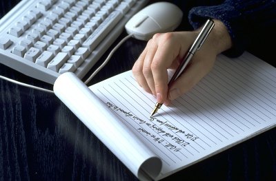 7 Cara Mudah untuk Menjaga Motivasi Menulis Halaman all ...