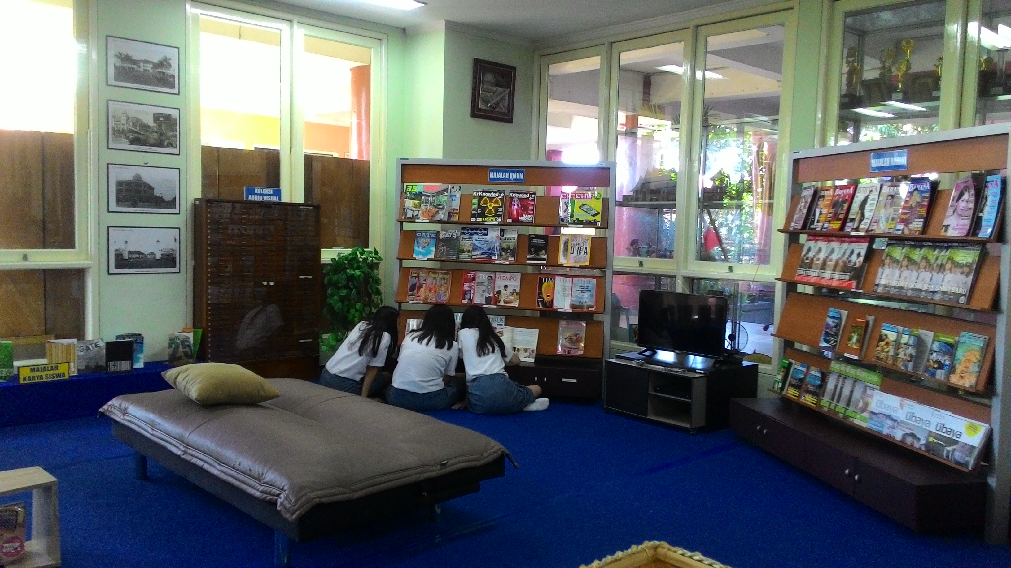 Rayakan Hari Kunjung Perpustakaan Dengan 1 Book 1 Candy Oleh Find