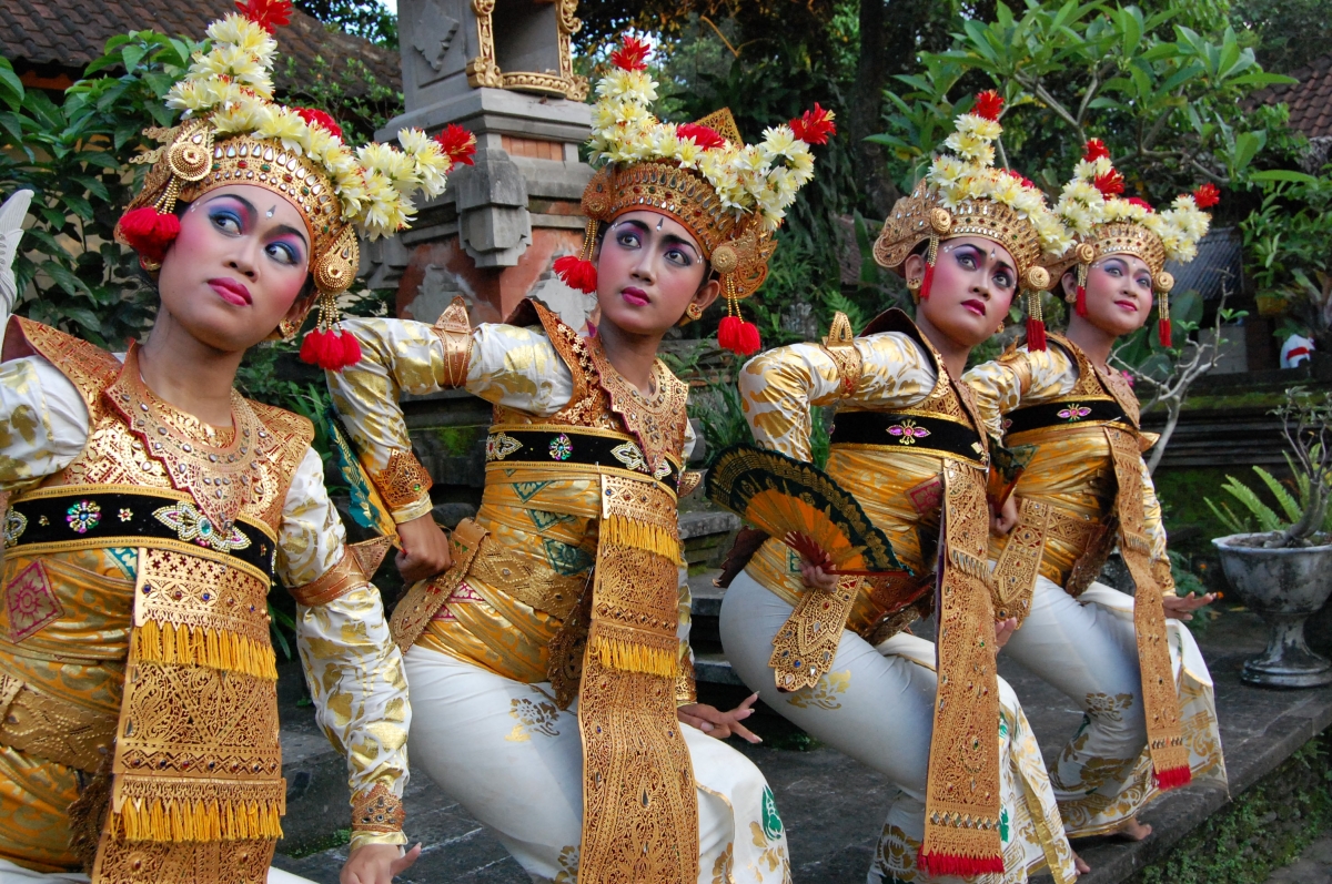 Indonesian Youngster Role in Preserving Their Local and Indonesian Youngster Role in Preserving Their Local and