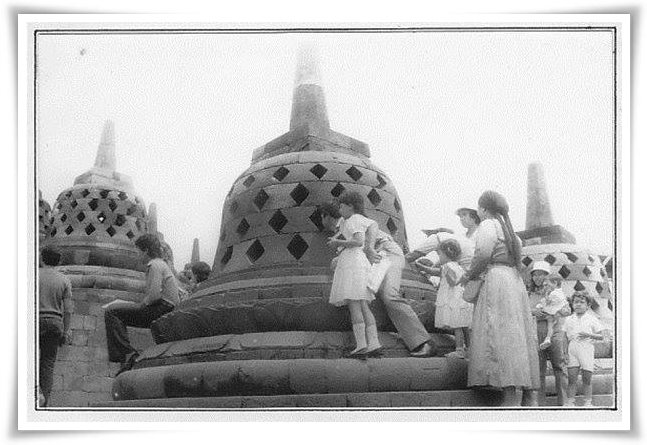 Arca Candi Borobudur – Meteor