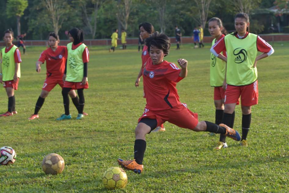 Sepak Bola Wanita Indonesia dalam Kumpulan Terbuang Sepak Bola Wanita Indonesia dalam Kumpulan Terbuang