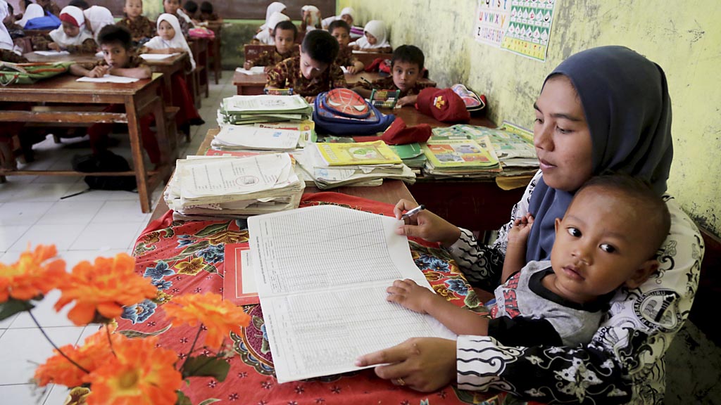 Tentang Mereka, Guru Honorer Halaman 1 - Kompasiana.com