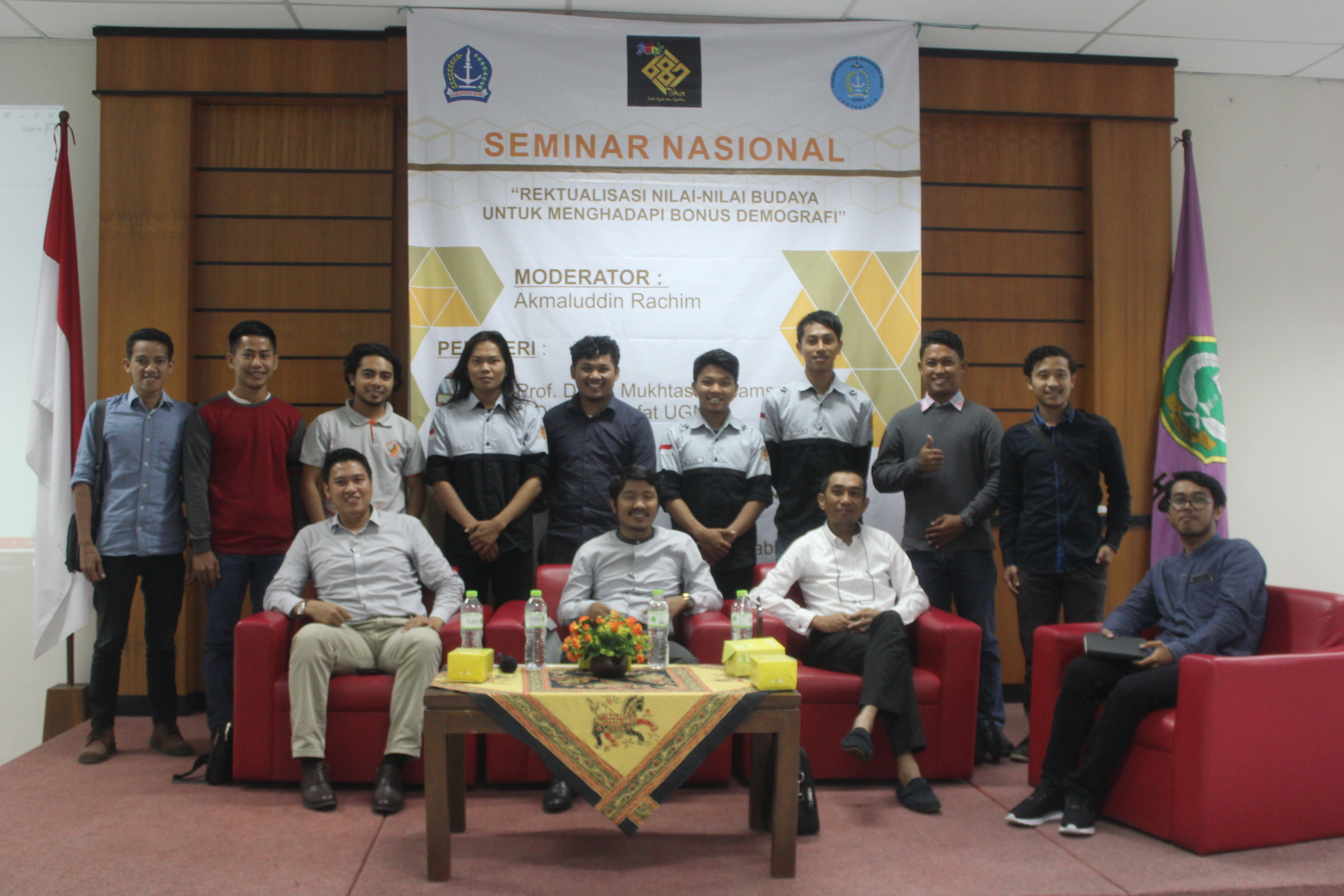 Seminar Nasional "Reaktualisasi Nilai nilai Budaya untuk Menghadapi Bonus Demografi" oleh Jusmail Kompasiana