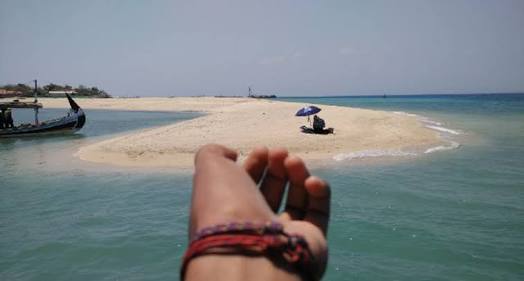 Pantai Bentar Indah Dan Pulau Gili Ketapang Kompasiana Com