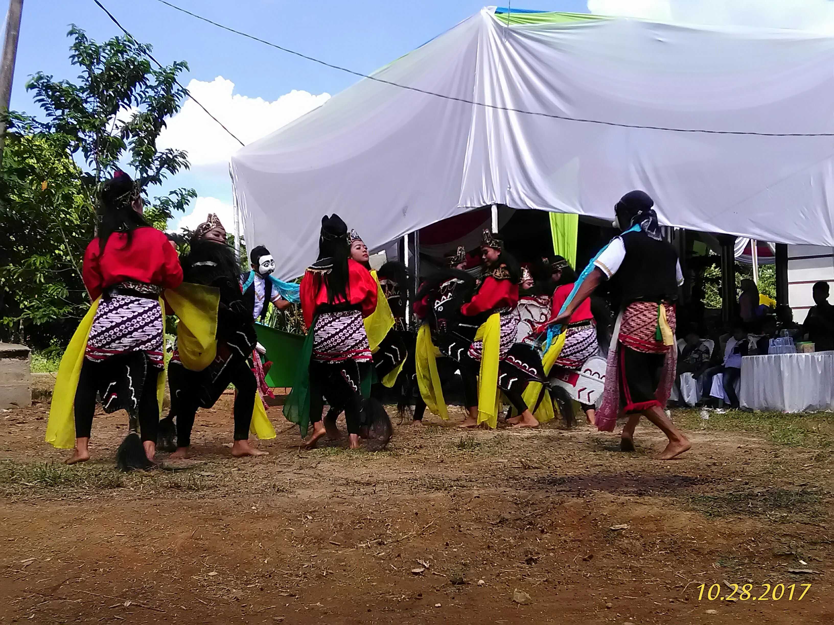 Tari Kuda Kepang Putri Berasal Dari Aneka Seni dan Budaya