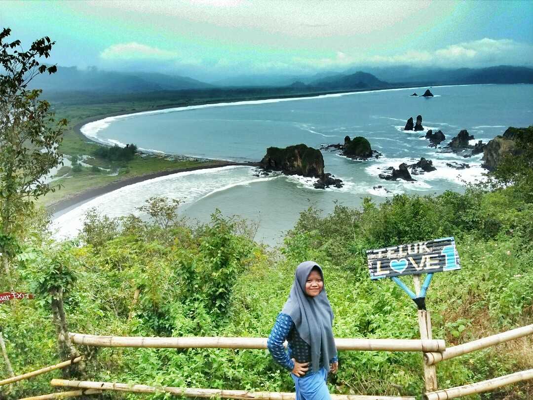 Destinasi Cinta Di Teluk Love Jember Kompasiana Com