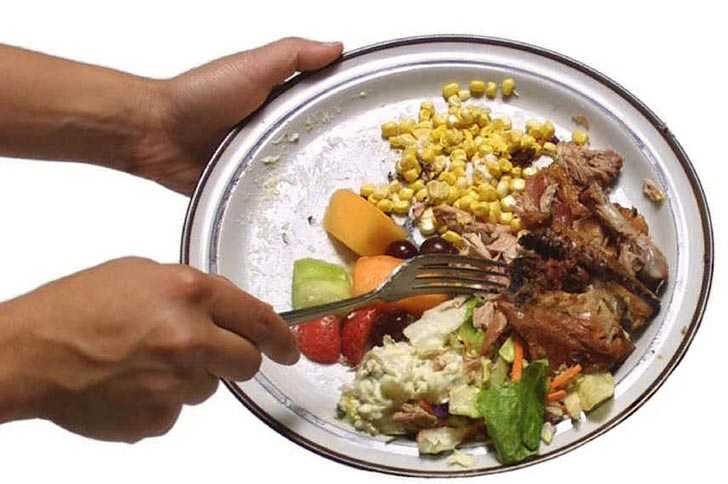 Buang Sisa Makanan Ingatlah Mereka yang Kelaparan Halaman Buang Sisa Makanan Ingatlah Mereka yang Kelaparan Halaman