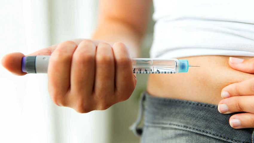 suntikan insulina bagi penderita diabetes mellitus
