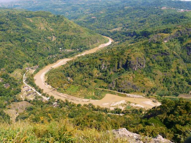 "Kisah Cinta Oya dan Oyi" Asal Mula Sungai Oya Halaman 1 