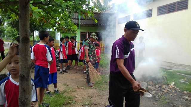Jumat Bersih Bersama Di Sekolahan Kompasiana Com Jumat Bersih Bersama Di Sekolahan Kompasiana Com