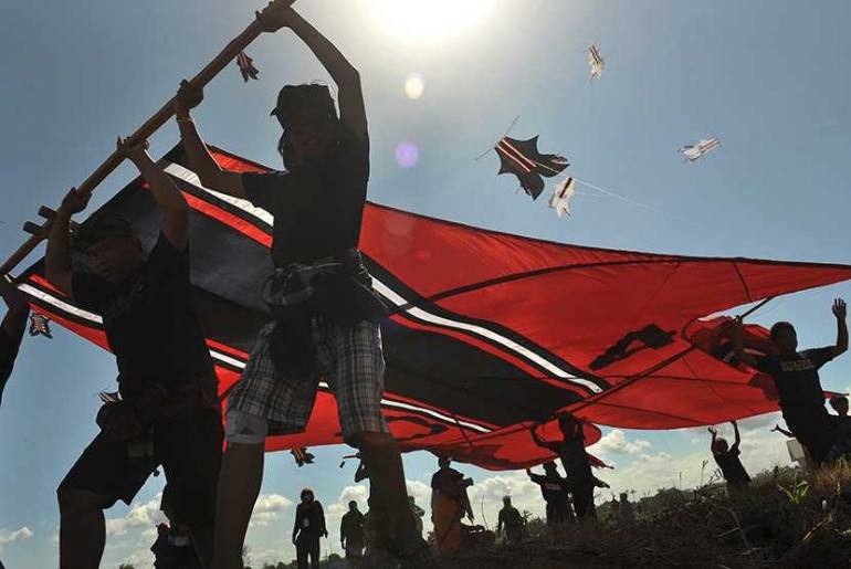 Puisi Ibarat Layang Layang Kompasiana Com Puisi Ibarat Layang Layang Kompasiana Com