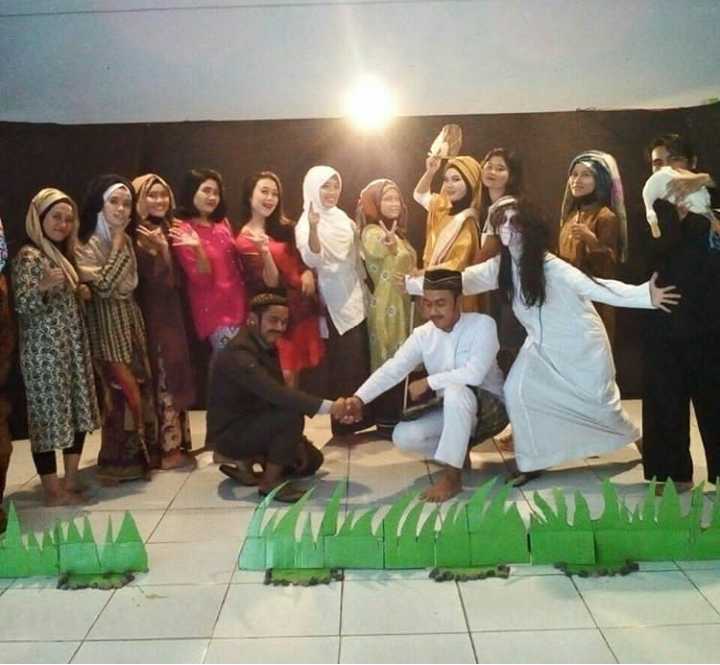 Naskah Drama Bawang Merah dan Bawang Putih Genre Komedi Naskah Drama Bawang Merah dan Bawang Putih Genre Komedi