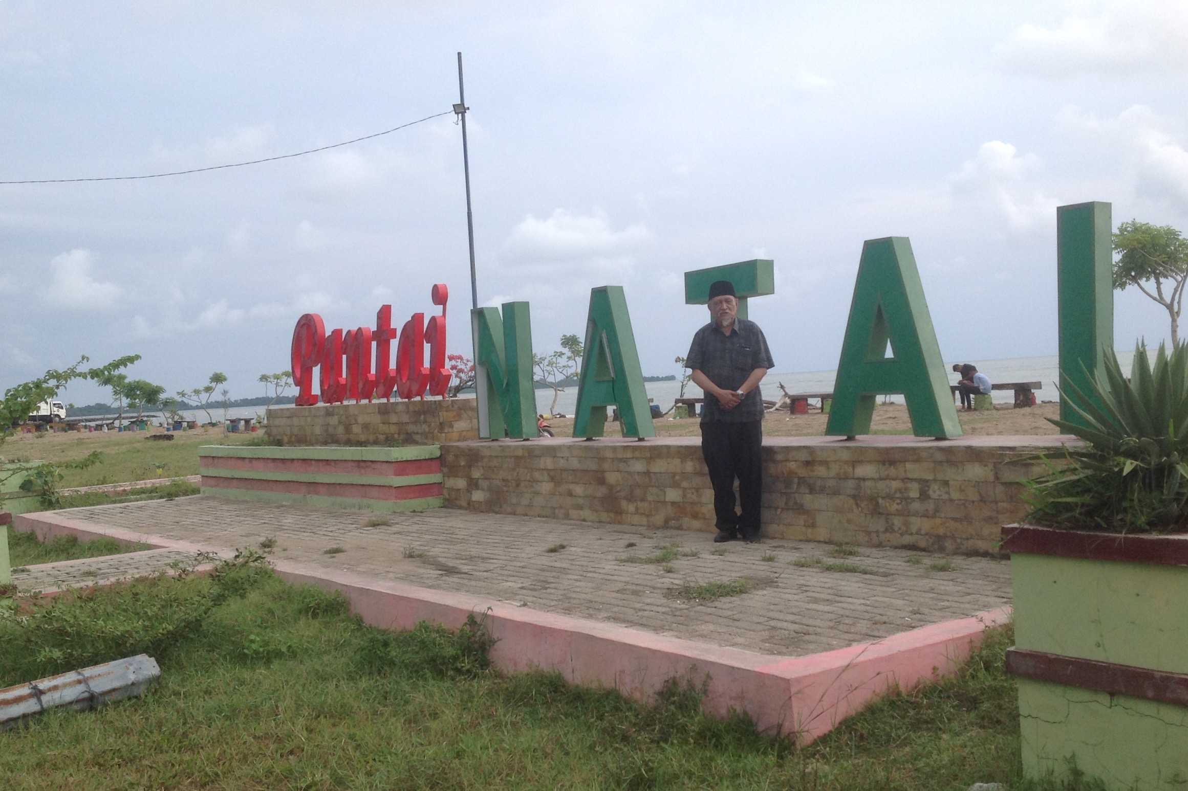 Pantai Natal Menarik Tangan Kami untuk Berkunjung oleh Afifuddin lubis Kompasiana