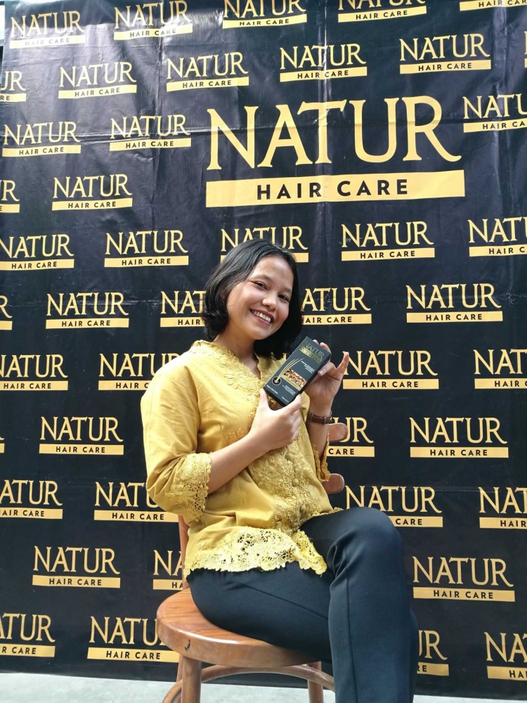 Tentang Rambut Wanita dan Perawatan yang Ditemukan Tentang Rambut Wanita dan Perawatan yang Ditemukan