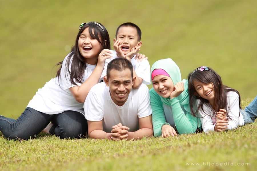 Pentingnya Komunikasi dalam Keluarga Halaman 1 Pentingnya Komunikasi dalam Keluarga Halaman 1