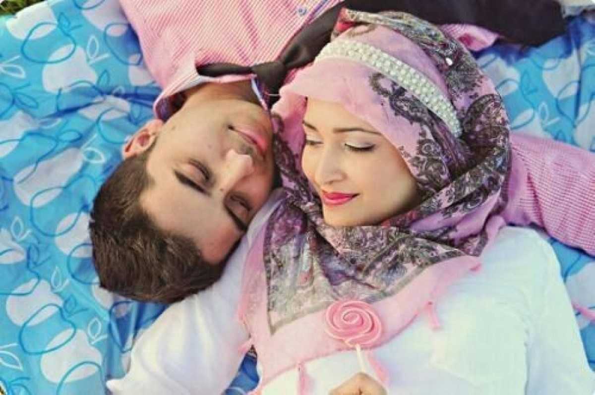 Мама сон исламский. Мусульманка с мужем. Мусульманская любовь. Любовь мусульманки.