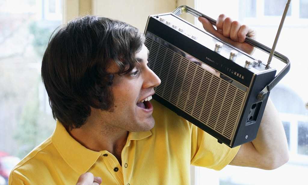 Mendengarkan Radio, Hobi Klasik yang Masih Asyik Halaman 1