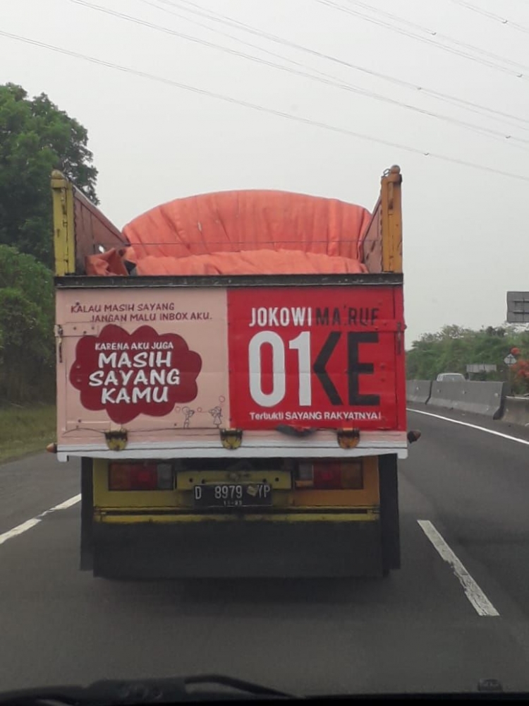 13 Tulisan Unik Di Bak Truk Gambar Tulisan 13 Tulisan Unik Di Bak Truk Gambar Tulisan