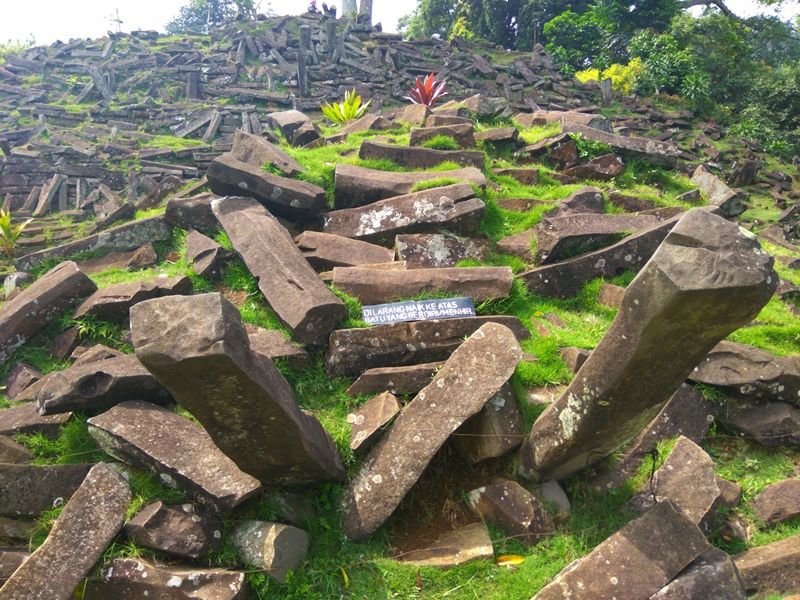 Menapaki Punden Berundak Tertua Di Nusantara Halaman All Kompasiana Com