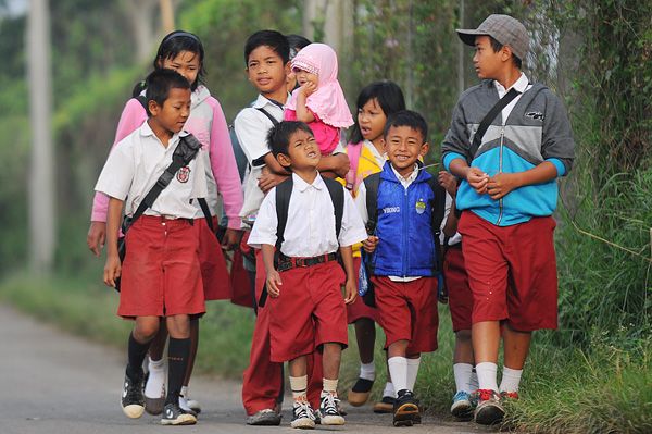 Mengasuh dan Mendidik Anak Usia Sekolah Dasar Kompasiana com Mengasuh dan Mendidik Anak Usia Sekolah Dasar Kompasiana com