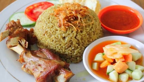 Budaya dan Agama di Atas Sepiring Nasi  Kebuli  Halaman 2  Budaya dan Agama di Atas Sepiring Nasi  Kebuli  Halaman 2