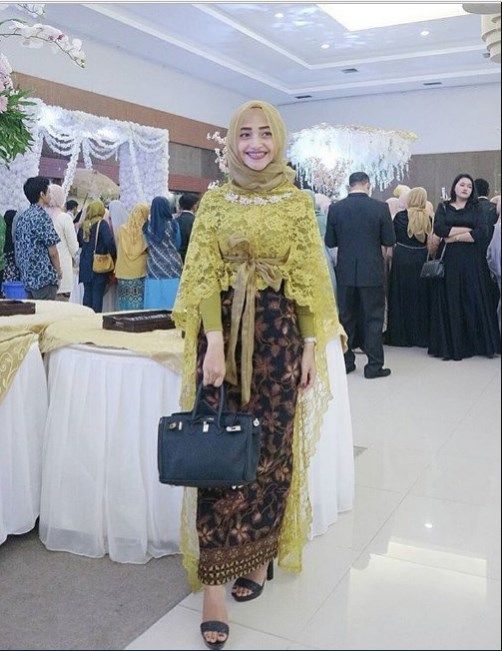 Inspirasi Model  Baju  Kebaya  Modern Terbaru  di Tahun 2019  