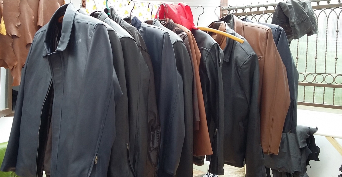 Pengrajin Jaket Kulit Garut yang Membuat Jaket Kelas Pengrajin Jaket Kulit Garut yang Membuat Jaket Kelas