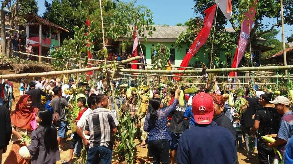 Mengenal Upacara Seren Taun Desa Sukaharja Kompasianacom