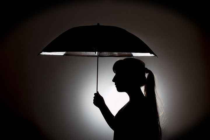 Perempuan Berpayung Hitam Halaman 1 Kompasiana Com