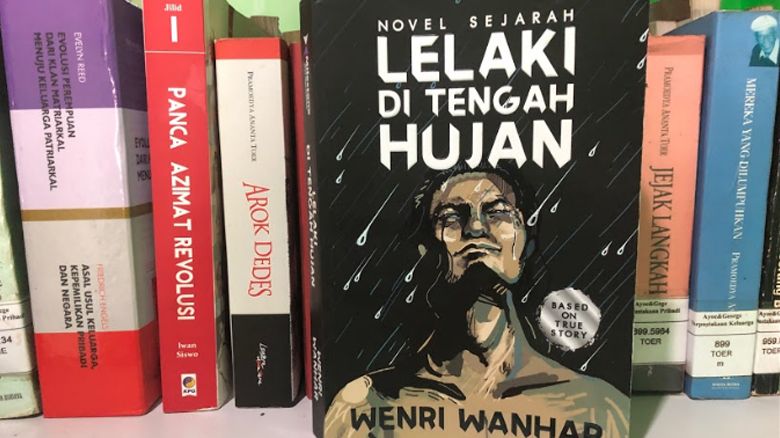 Baca Lelaki di Tengah Hujan Agar Paham Amien Rais Bukan Baca Lelaki di Tengah Hujan Agar Paham Amien Rais Bukan
