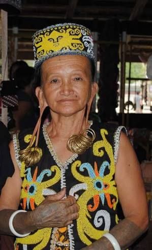  Tato  Dayak  Kenyah Moa Gambar 