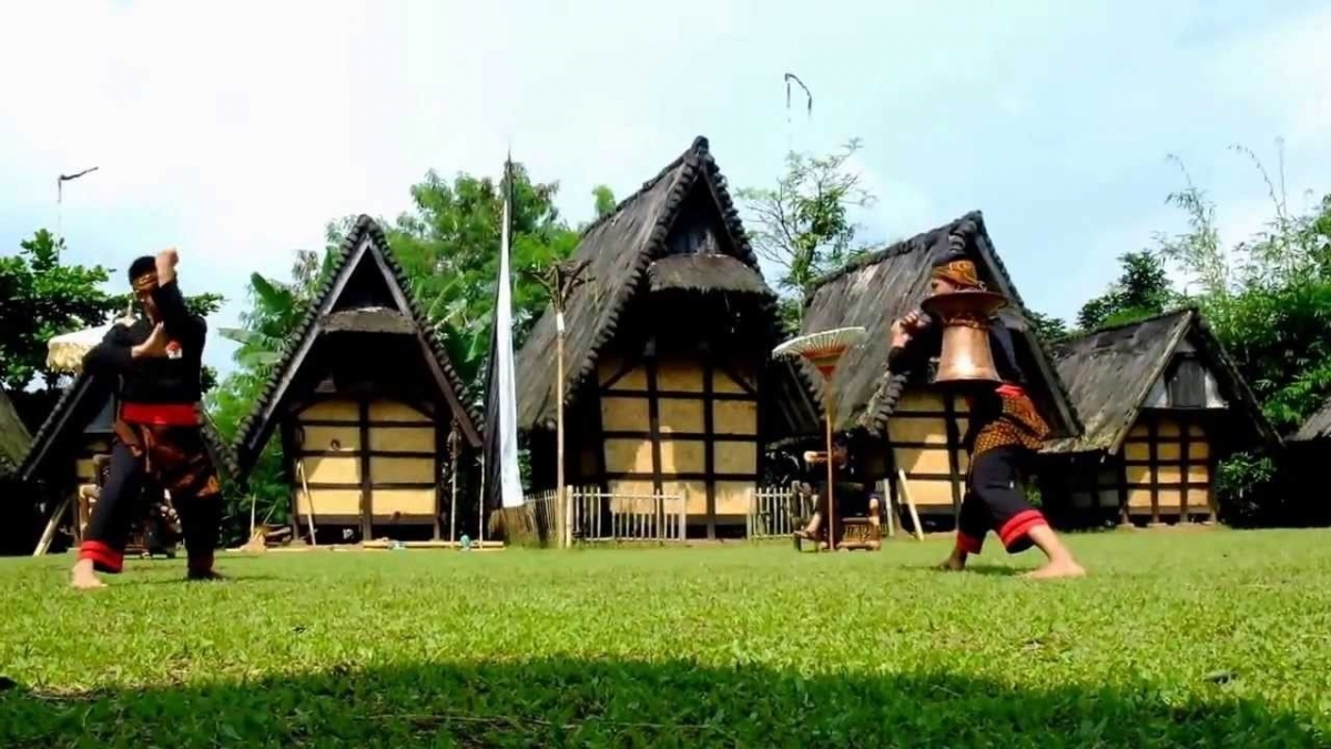 Tempat Wisata Kampung Budaya Sindangbarang