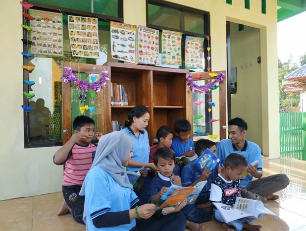 Mahasiswa Kkn Um Melakukan Amplifikasi Edukasi Kepada Masyarakat Melalui Pendirian Taman Baca Kompasiana Com