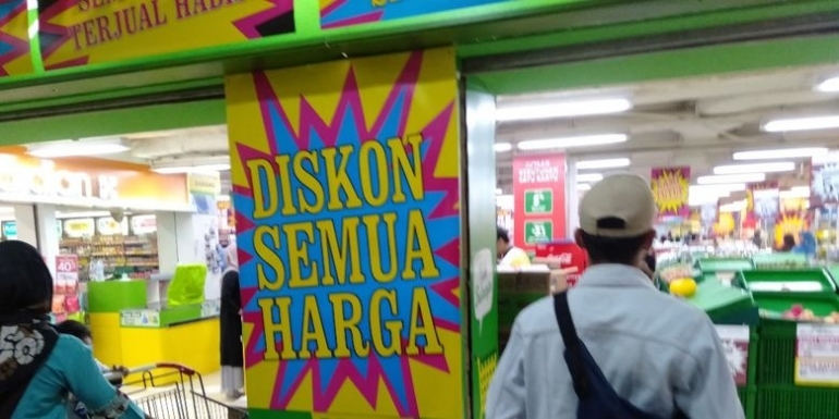 Swalayan Adalah Usaha Perdagangan Kelas Swalayan Adalah Usaha Perdagangan Kelas