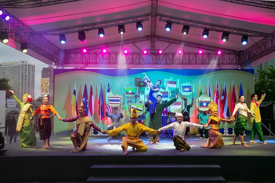 Contoh Festival Budaya Di Negara Asean Halstead Brick Street Arts And Crafts Festival Contoh Festival Budaya Di Negara Asean Halstead Brick Street Arts And Crafts Festival
