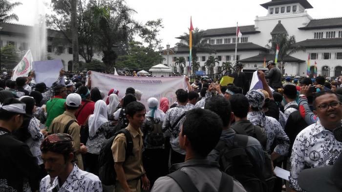 Guru Gaul Dagang 'Bacang' Halaman 1